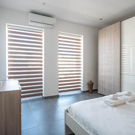 Charming 3 Story Maltese House With Terrace & Bbq Apartmán *