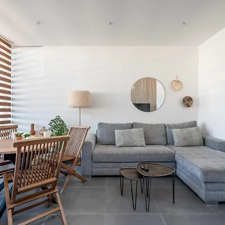 Charming 3 Story Maltese House With Terrace & Bbq Saint Julian's