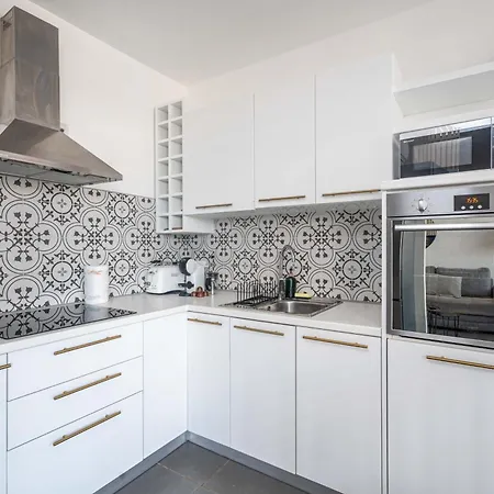 Charming 3 Story Maltese House With Terrace & Bbq Apartament