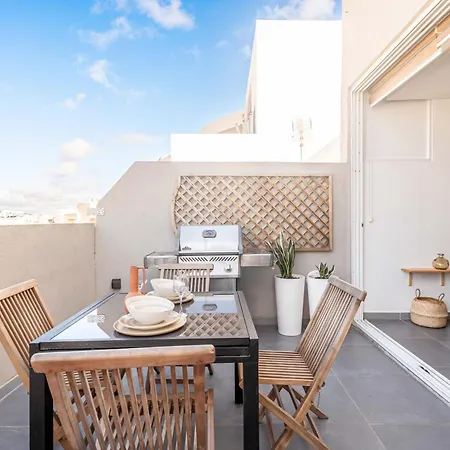 Charming 3 Story Maltese House With Terrace & Bbq