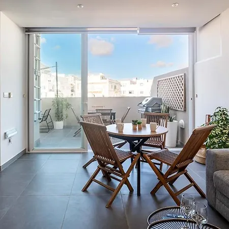Charming 3 Story Maltese House With Terrace & Bbq Apartament *