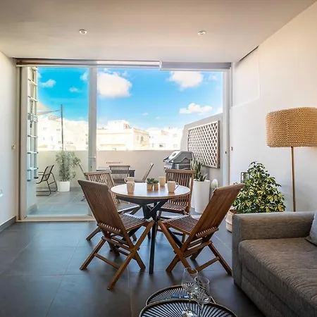 Charming 3 Story Maltese House With Terrace & Bbq Apartment