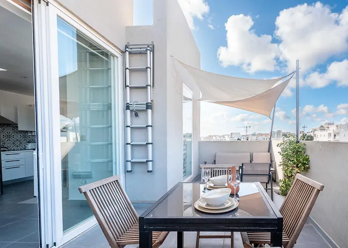 Charming 3 Story Maltese House With Terrace & Bbq