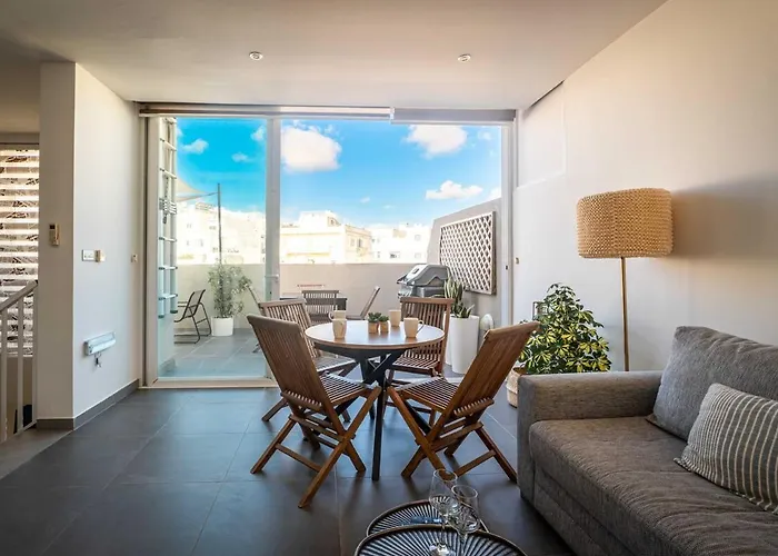 Charming 3 Story Maltese House With Terrace & Bbq 아파트