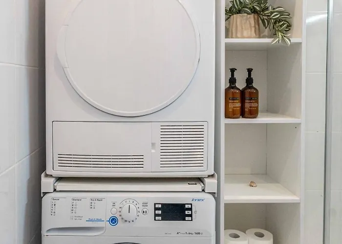 Charming 3 Story Maltese House With Terrace & Bbq